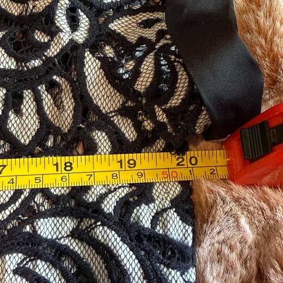 Express Black and White Patterned Women's Top size L - Picture 5 of 13